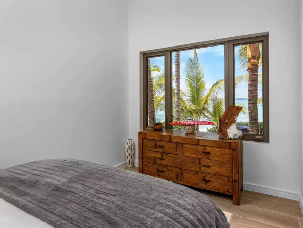 Experience Luxury Five Bedroom Retreat - Your Bohemian Escape in Nassau